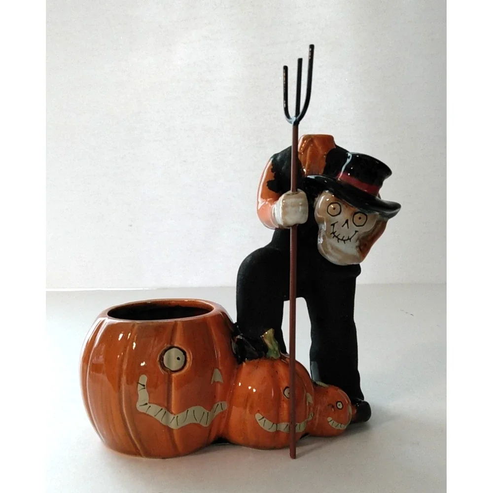 Yankee Candle Headless Pumpkin Farmer Boney Bunch Votive Holder 2011 Retired